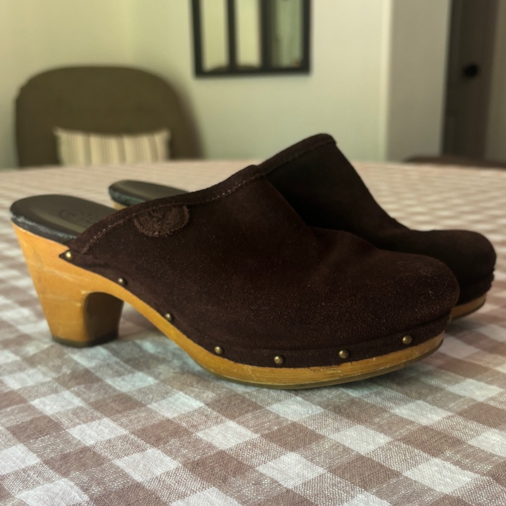 American Eagle Outfitters Brown Mules with Wooden Heel